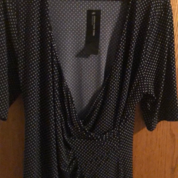 Jones New York XL faux wrap top. - Picture 2 of 5